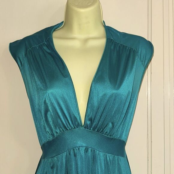 Vintage 60s Vanity Fair Turquoise Green Deep V Neck Sleeveless Long Nightgown - Picture 2 of 9